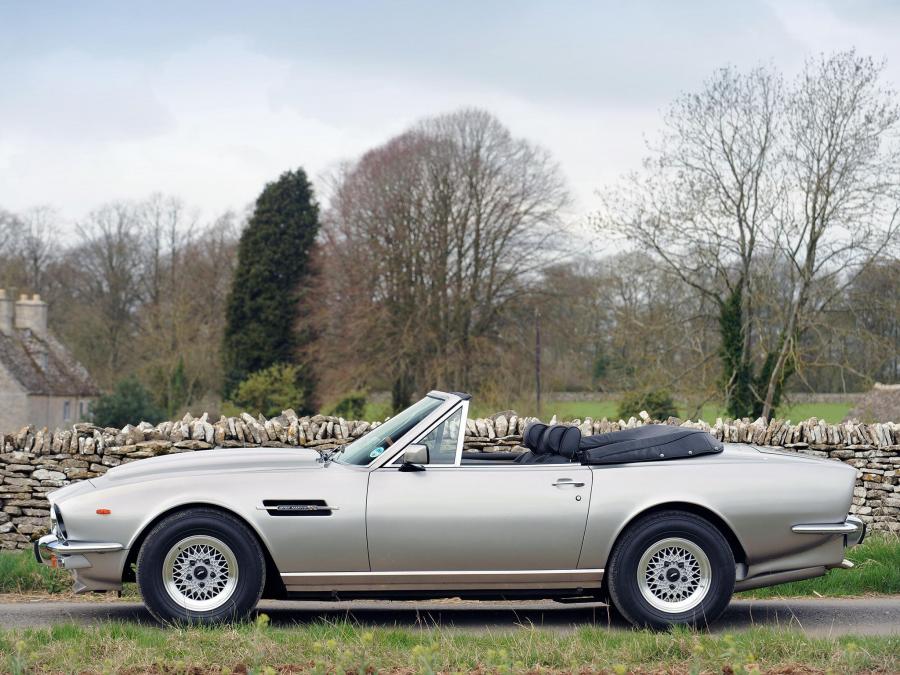  Aston Martin V8 Volante (Series I) 1978 года  (UK) (фото 10 из 30)